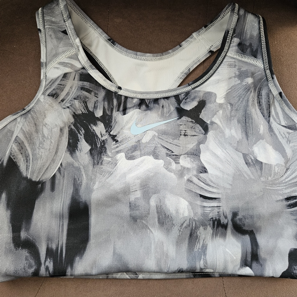 Nike Swoosh Sports Bra